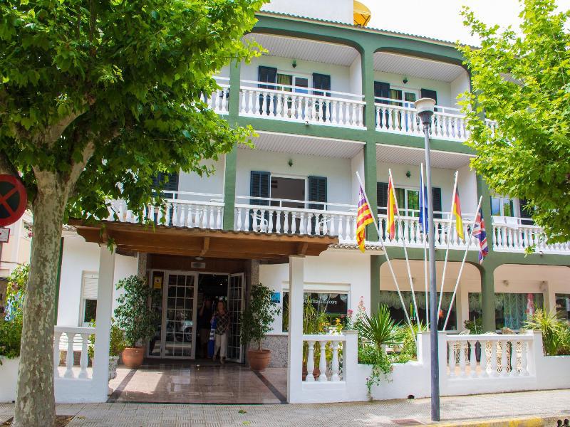 Universal Laguna Garden Apartahotel 3*